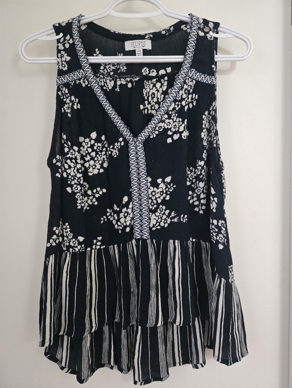 Ladies Eclipse Floral V-Neck Tiered Camisole - M